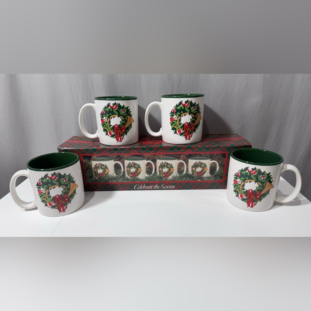 Vintage Celebrate the Season Christmas Mugs Wreath Cups Original Box Set of 4